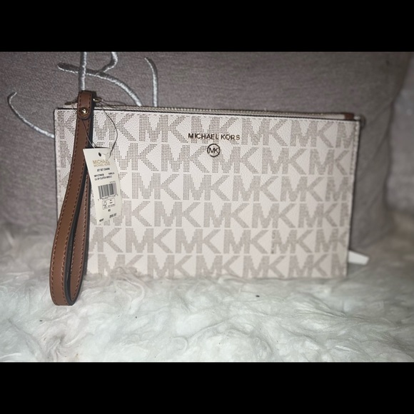 It was a birthday gift & I don’t use purses - Picture 1 of 6